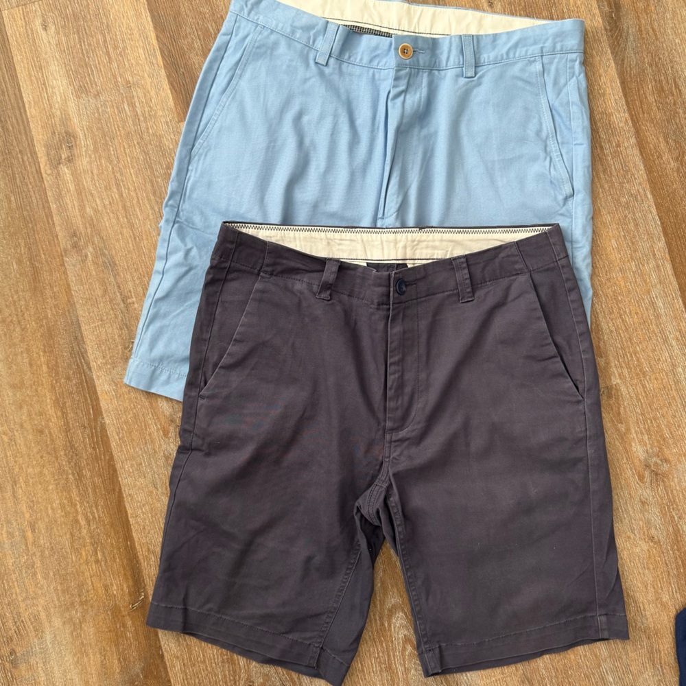 Men’s shorts in size 34.